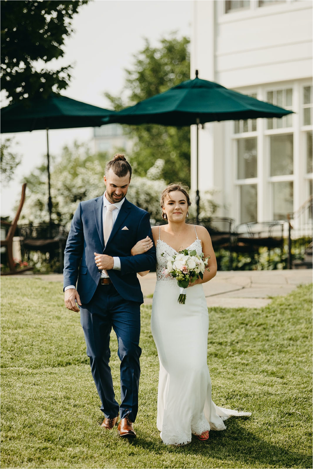 Outdoor+Minikahda+Club+Wedding_0397.jpg